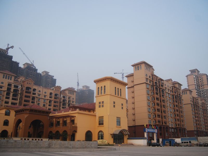 華強城一期二標段工程（2010年省文明工地、省“結(jié)構(gòu)中州杯”工程）