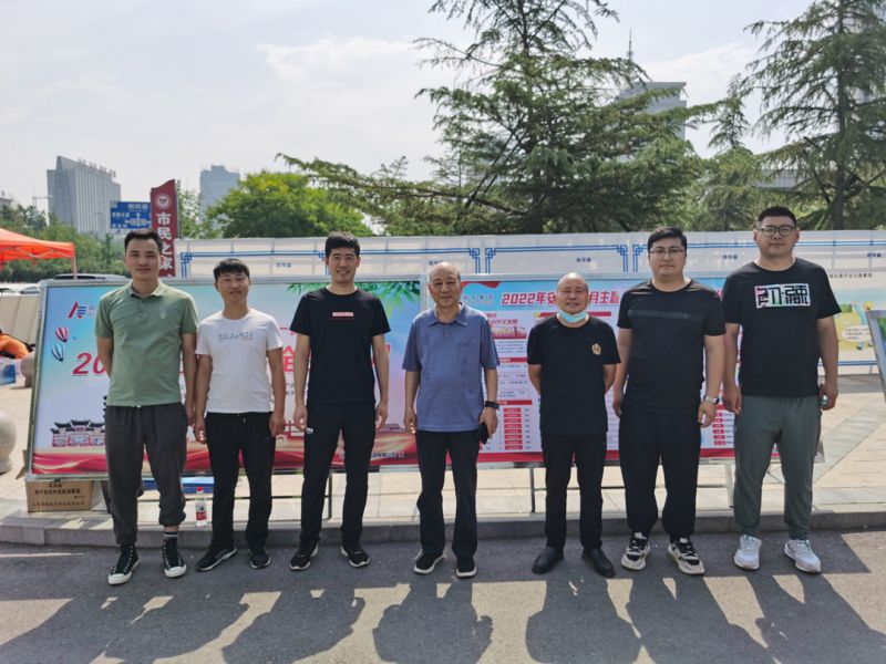 遵守安全生產(chǎn)法 當(dāng)好第一責(zé)任人|集團(tuán)公司積極參加安陽(yáng)市“安全宣傳咨詢(xún)?nèi)铡被顒?dòng)！